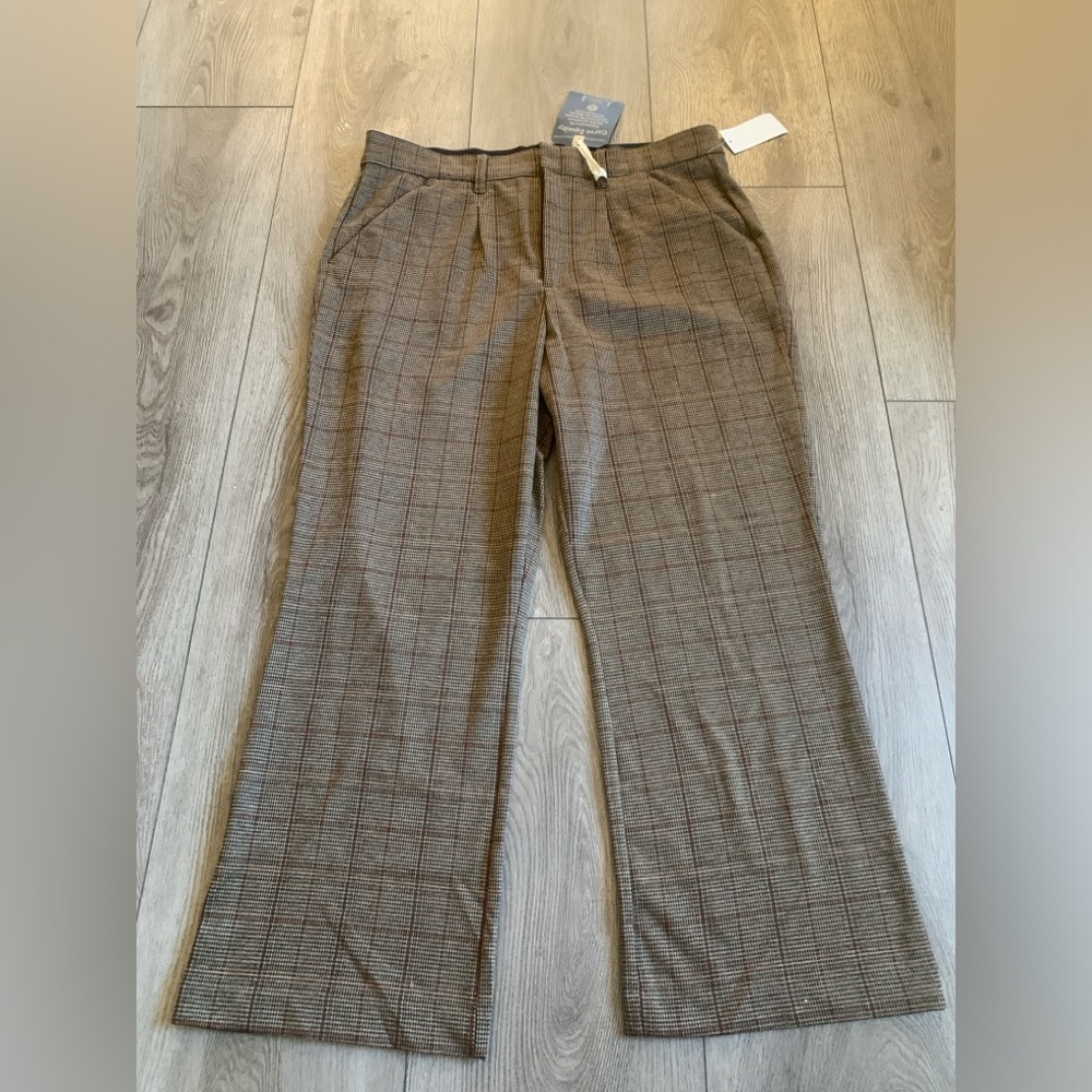 Democracy “Ab” solution skyrise featuring slimming panels